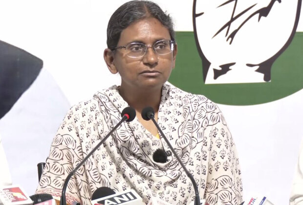 Congress politician Meenakshi Natarajan speaking at a press conference about politics.