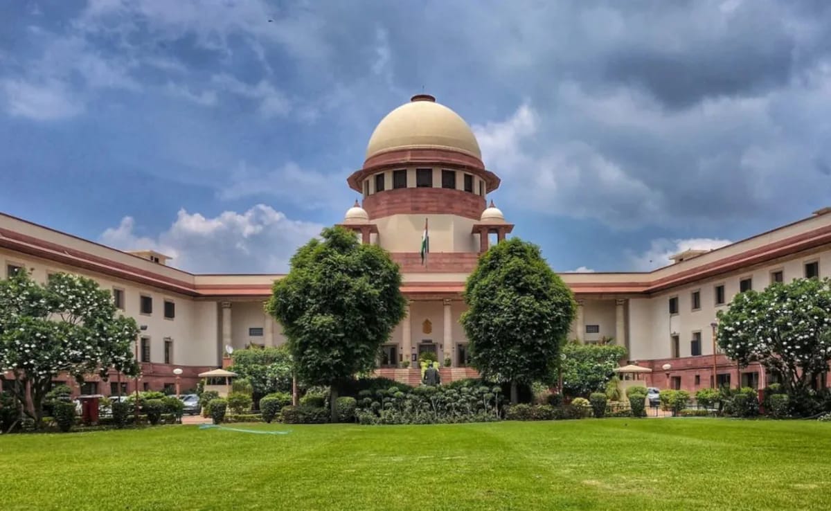Supreme Court of India building exterior, relevant to visa and immigration law.